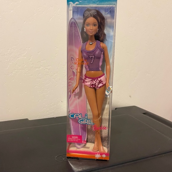 Beach Barbie Doll - Lea - Picture 1 of 4